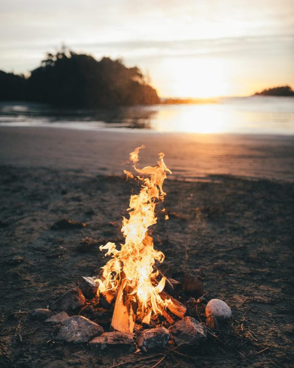 BONFIRE Beach Picnic